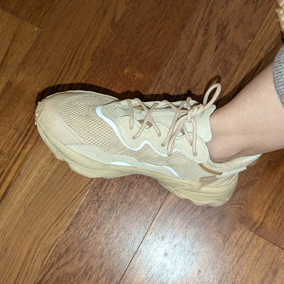 Adidas Original Ozweego - Picture 5 of 8